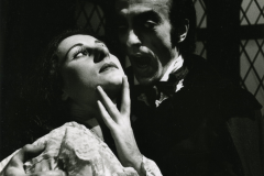 21.-1972.-Dracula-7-TEATRO.